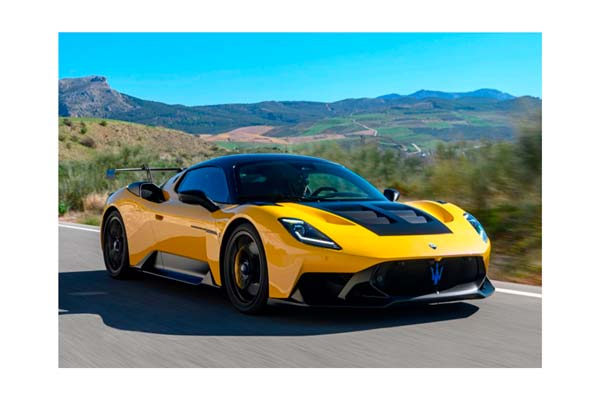 MASERATI GT2 STRADALE GIALLO GENIO / МАЗЕРАТИ ГТ2 СТРАДАЛЕ ГЕНИО 1:18 ЖЕЛТЫЙ — фото 1