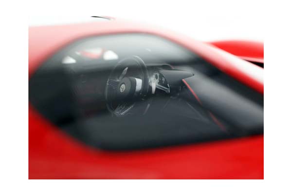 ALFA ROMEO 33 STRADALE ROSSO ALFA / АЛЬФА РОМЕО 33 СТРАДАЛЕ АЛФА 1:18 КРАСНЫЙ — фото 7