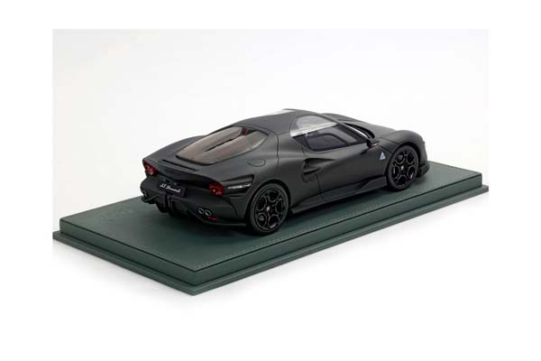 ALFA ROMEO 33 STRADALE FULL MATT CARBON AND RED COFFRAIN / АЛЬФА РОМЕО 33 СТРАДАЛЕ ФУЛЛ МАТТ КАРБОН КОФФРАИН 1:18 КРАСНЫЙ — фото 3