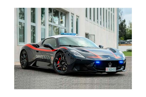 MASERATI MCPURA CARABINIERI / МАЗЕРАТИ МКПУРА КАРАБИНИЕРИ 1:18