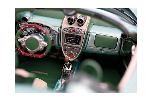 PAGANI HUAYRA CODALUNGA SPEEDSTER VERDE SPEEDSTER / ПАГАНИ ХУАЙРА КОДАЛУНГА СПЕЕДСТЕР СПЕЕДСТЕР 1:18 ЗЕЛЕНЫЙ — фото 5