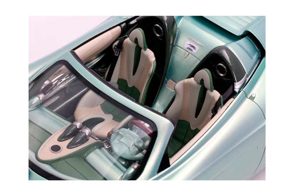 PAGANI HUAYRA CODALUNGA SPEEDSTER VERDE SPEEDSTER / ПАГАНИ ХУАЙРА КОДАЛУНГА СПЕЕДСТЕР СПЕЕДСТЕР 1:18 ЗЕЛЕНЫЙ — фото 6