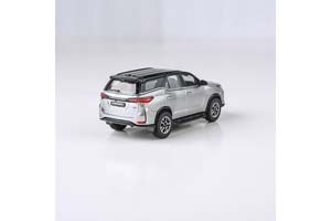 TOYOTA FORTUNER 2023 ПРАВОРУЛЬНЫЙ / ТОЙОТА ФОРТУНЕР СЕРЕБРИСТЫЙ — фото 3