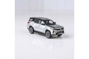 TOYOTA FORTUNER 2023 ПРАВОРУЛЬНЫЙ / ТОЙОТА ФОРТУНЕР СЕРЕБРИСТЫЙ — фото 4