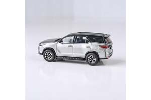 TOYOTA FORTUNER 2023 ПРАВОРУЛЬНЫЙ / ТОЙОТА ФОРТУНЕР СЕРЕБРИСТЫЙ — фото 2