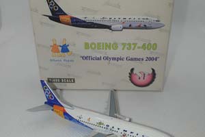 BOEING B 737-484 OLYMPIC AIRWAYS SX-BKD 2004 ATHENS OLYMPICS COLORS LIMITED 600 PSC (ДЛИНА 9,10 СМ) — фото 2