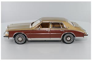 CADILLAC SEVILLE ELEGANTE 1980 GOLD/BROWN — фото 3