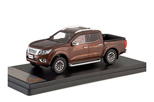 NISSAN NAVARA 2015 BROWN METALLIC — фото 1