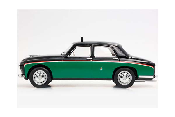 ALFA ROMEO 1900 BY RGM DESIGN TAXI MILANO / АЛЬФА РОМЕО 1900 РГМ ДЕСИГН ТАКСИ МИЛАНО 1:18 — фото 3