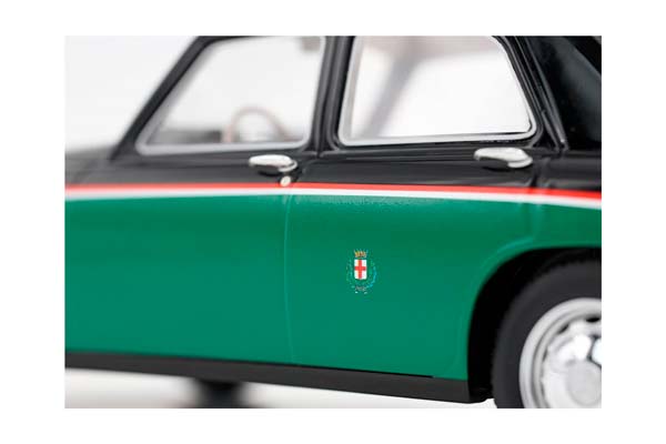 ALFA ROMEO 1900 BY RGM DESIGN TAXI MILANO / АЛЬФА РОМЕО 1900 РГМ ДЕСИГН ТАКСИ МИЛАНО 1:18 — фото 4