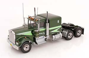 KENWORTH W900 MOVIN ON GREEN METALLIC LIGHTGREEN