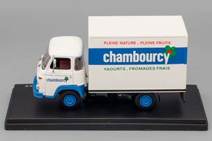 RENAULT SAVIEM SG 2 MB 38 ФУРГОН-РЕФРИЖЕРАТОР CHAMBOURCY 1969 WHITE/BLUE — фото 3