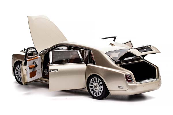 ROLLS-ROYCE PHANTOM VIII 2026 GOLDEN / РОЛЛС-РОЙС ФАНТОМ 8 ЗОЛОТИСТЫЙ (ЛИМИТ 172/200) — фото 6