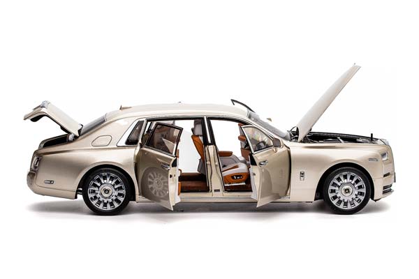 ROLLS-ROYCE PHANTOM VIII 2026 GOLDEN / РОЛЛС-РОЙС ФАНТОМ 8 ЗОЛОТИСТЫЙ (ЛИМИТ 172/200) — фото 8