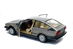 ALFA ROMEO GTV 6 1984 SILVER CREME METALLIC — фото 4