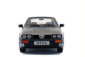 ALFA ROMEO GTV 6 1984 SILVER CREME METALLIC — фото 7