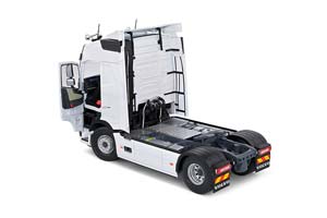 VOLVO FH16 GLOBETROTTER XL 2023 WHITE — фото 4