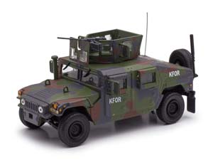 HUMMER AM GENERAL M1115 HUMVEE KFOR 1983 ЗЕЛЕНЫЙ КАМУФЛЯЖ