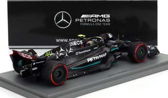 MERCEDES-BENZ GP F1 W14 TEAM MERCEDES-AMG PETRONAS FORMULA ONE #44 3RD BRITISH GP (2023) LEWIS HAMILTON, MATT BLACK — фото 2