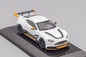 ASTON MARTIN VANTAGE GT12 2015 WHITE — фото 3