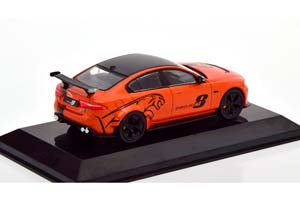 JAGUAR XE SV PROJECT 8 2017 ORANGE-METALLIC FLATBLACK — фото 2