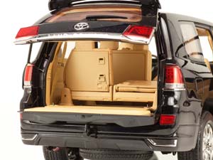 TOYOTA LAND CRUISER LC200 GX. R V6 2020 ЧЕРНЫЙ — фото 17