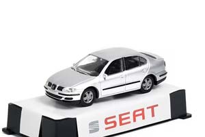 SEAT TOLEDO II СЕРЕБРИСТЫЙ