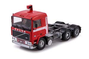 VOLVO F12 1980, КРАСНЫЙ С БЕЛОЙ ПОЛОСОЙ