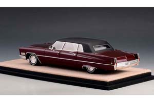 CADILLAC FLEETWOOD SERIES 75 LIMOUSINE 1968 MADEIRA PLUM METALLIC / КАДИЛЛАК ФЛИТВУД СЕРИЯ 75 ЛИМУЗИН 1968 МАДЕЙРА СЛИВА МЕТАЛЛИК — фото 2