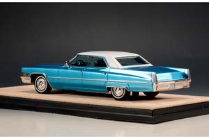 CADILLAC SEDAN DEVILLE 1970 CORINTHIAN BLUE METALLIC — фото 2