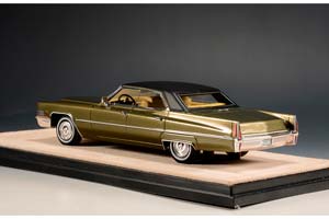 CADILLAC SEDAN DEVILLE 1970 BYZANTINE GOLD METALLIC — фото 2