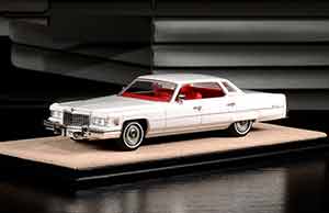CADILLAC SEDAN DEVILLE 1976 COTILLION WHITE / КАДИЛЛАК СЕДАН ДЕВИЛЬ 1976 КОТИЛЬОН БЕЛЫЙ — фото 5