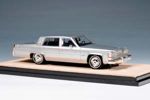 CADILLAC SEDAN DEVILLE 1983 SILVER METALLIC — фото 3
