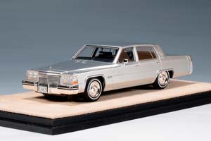 CADILLAC SEDAN DEVILLE 1983 SILVER METALLIC