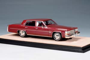 CADILLAC SEDAN DEVILLE 1983 CARMINE METALLIC — фото 3