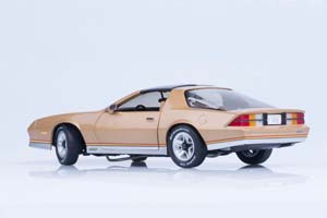 CHEVROLET CAMARO 1982 ЗОЛОТОЙ — фото 7