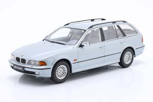 BMW 5ER SERIE E39 TOURING SILVER