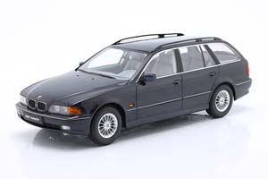 BMW 5ER SERIE E39 TOURING DARKBLUE-METALLIC