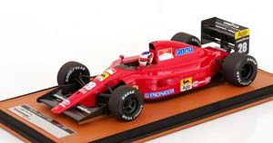 FERRARI 642 F1 GP SPAIN WITH RAIN TYRES 1991 WITH DECALS ALESI WITH DRIVER FIGURE AND SHOWCASE LIMITED 40 PCS / ФЕРРАРИ 642 ФОРМУЛА-1 ГРАН-ПРИ ИСПАНИЯ ДОЖДЕВЫЕ ШИНЫ ДЕКАЛИ АЛЕСИ ФИГУРКА ПИЛОТА БОКС 40 ШТ