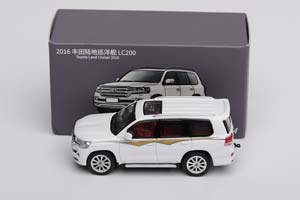 TOYOTA LAND CRUISER LC200 2016 WHITE  / ТОЙОТА ЛАНД КРУИЗЕР ЛС200 БЕЛЫЙ (ДЛИНА 7-10 СМ) — фото 6
