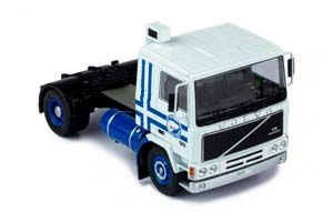 VOLVO F10 "POLAR EXPRESS" 1983 WHITE/BLUE — фото 3