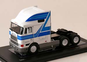 INTERNATIONAL EAGLE CABOVER TOWING VEHICLE 1995 WHITE BLUE