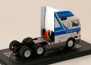 INTERNATIONAL EAGLE CABOVER TOWING VEHICLE 1995 WHITE BLUE — фото 2