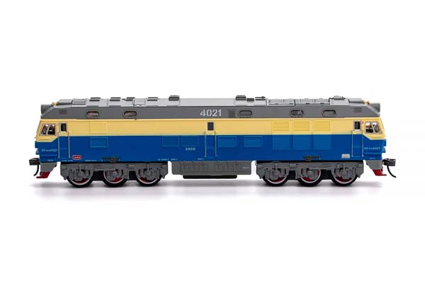ТЕПЛОВОЗ КЖД DF4D-4021 «ДУНФЭН» 1996 (ДЛИНА МОДЕЛИ 20 СМ) — фото 5