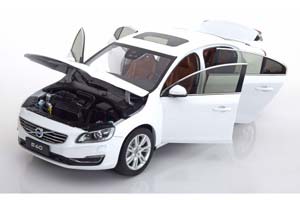 VOLVO S60 (2015), CRYSTAL WHITE PEARL — фото 3