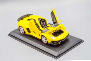 LAMBORGHINI AVENTADOR J, ЖЁЛТЫЙ — фото 4