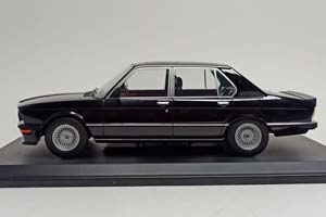 BMW M535 (E12) BLACK 1:18 NOREV — фото 4