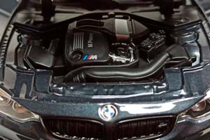 BMW M3 1:18 ДИЛЕРСКАЯ — фото 3