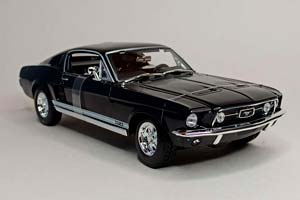 FORD MUSTANG FASTBACK 1967 BLACK MAISTO 1:18 — фото 6