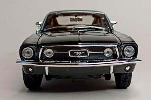 FORD MUSTANG FASTBACK 1967 BLACK MAISTO 1:18 — фото 7